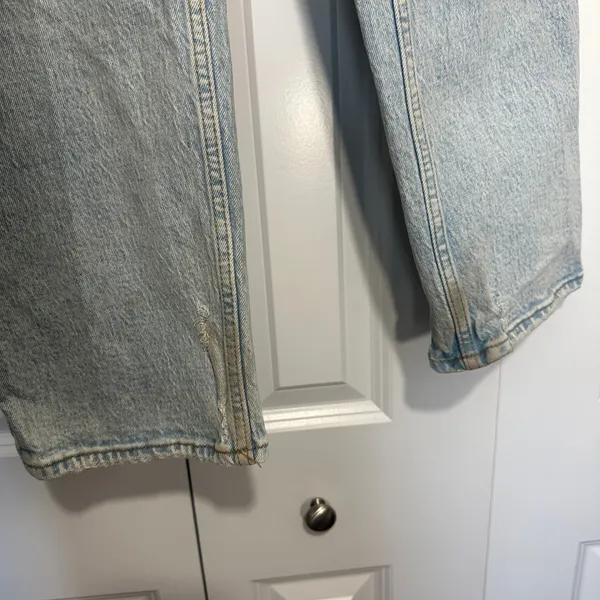 Abercrombie Curve Love Ultra High Rise 90s Straight Jean 29 or 8 Long in Vintage Wash - Image 6