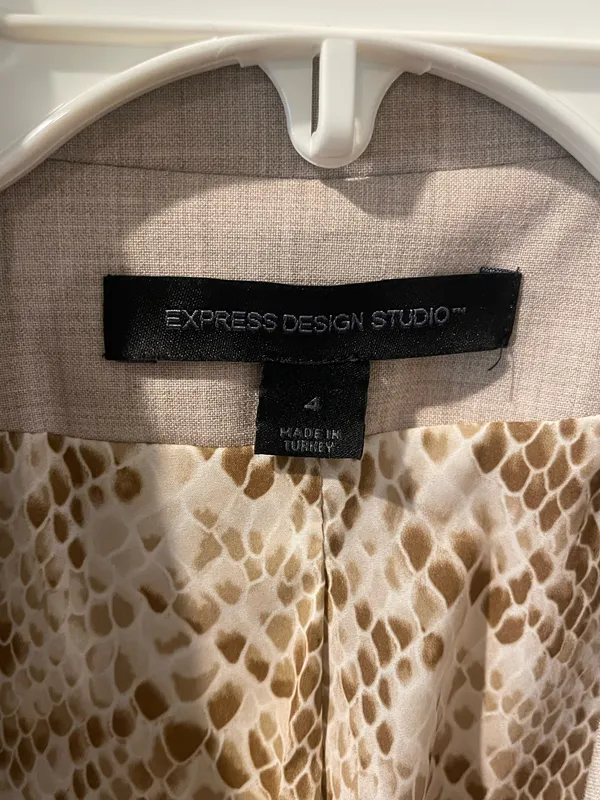 Express Design Studio Women's Sz 4 Beige Blazer Jacket - Image 3