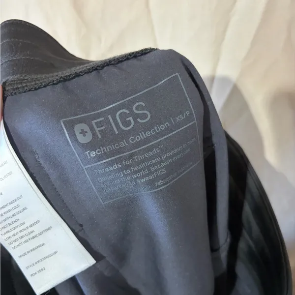 Figs joggers - Image 3