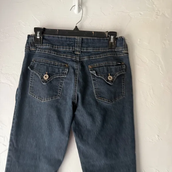 Angels Jeans Y2k Button Pockets‎ Mid Rise Dark Wash Cuffed Capri Jeans Size 10 - Image 2