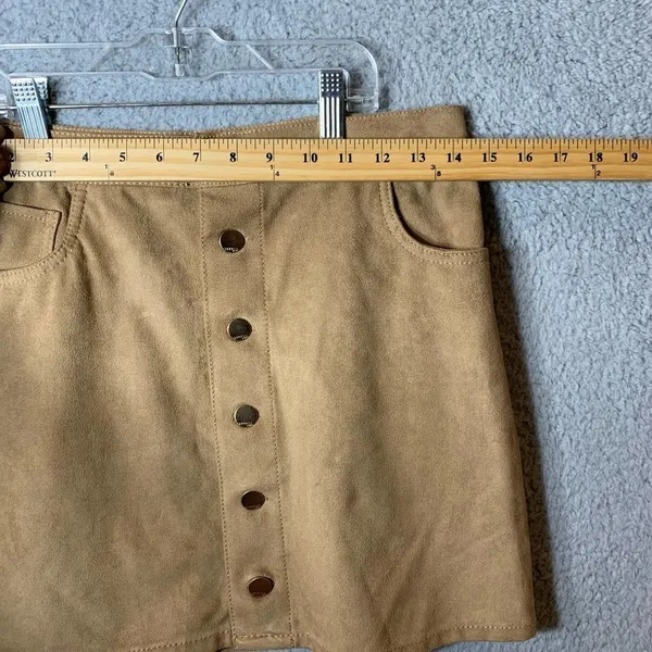 EXPRESS Skirt Womens 2 Faux Suede Mini Exposed Button‎ A Line Light Tan Beige - Image 5