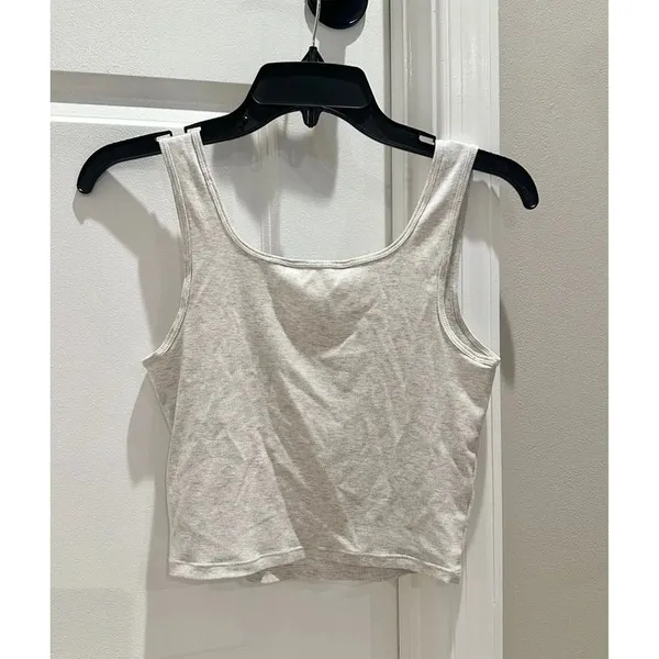 Athleta Cropped Ribbed Gray Tank Top - Image 4