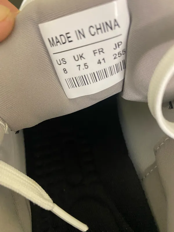 DQ women’s sneakers shoes size 8 - Image 8