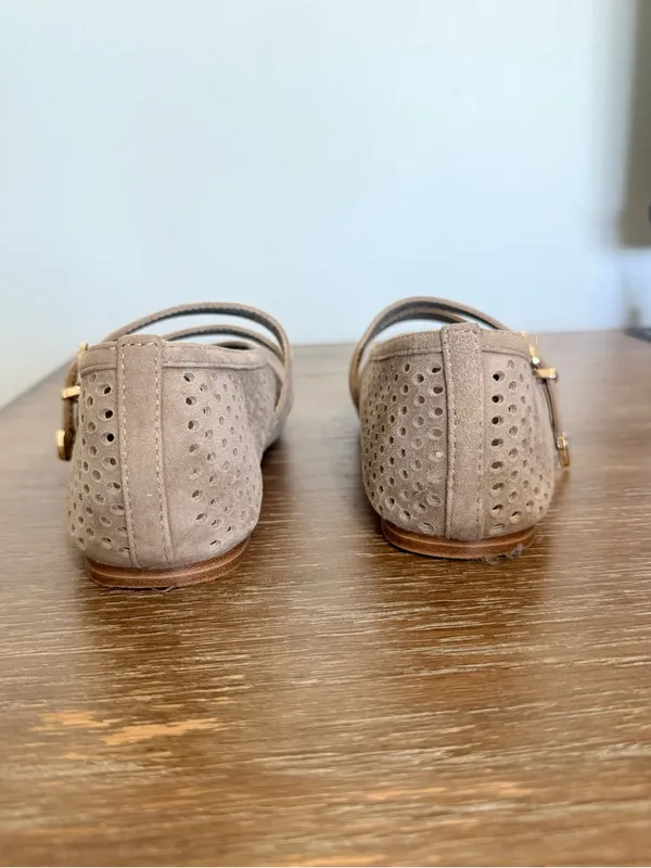 Steve Madden Women’s taupe perforated flats. Size 7.5 - Image 3