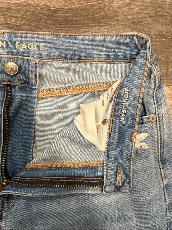 American Eagle Womens Mom Jeans Size 12 Regular Light Wash Distressed High Rise - Image 3