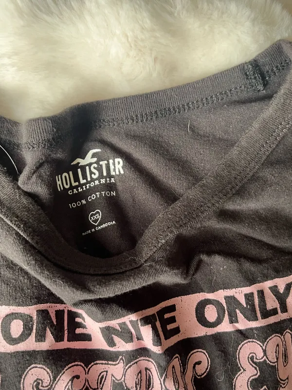 Hollister Graphic Baby Tee Print - Image 2