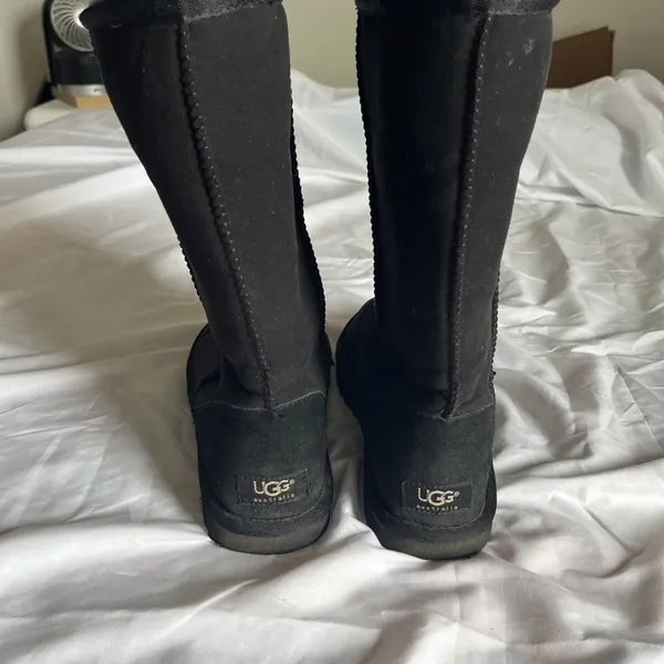 UGG Classic Tall Winter Snow Boots Women's size 9 Black Suede Sheepskin S/N 5815 - Image 4