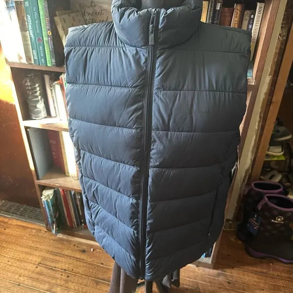Champion Women's Quilted marshmallow Packable Puffer Vest - Image 2