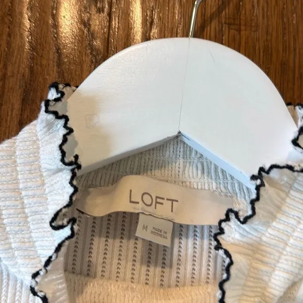 Loft pointelle white ribbed ruffle sleeve top size medium - Image 4
