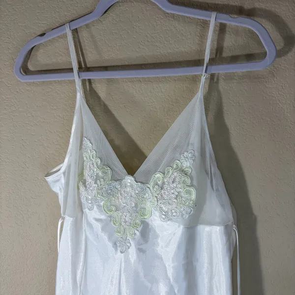 Delicates Intimate Nightgown/Slip White Lace Florals Sz M Bridal Honeymoon Vacay - Image 2
