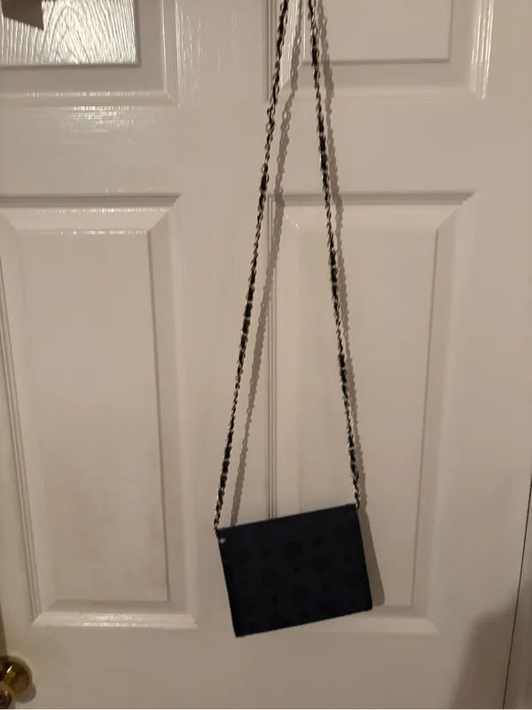 Mcm sure and leather black crossbody - Image 3