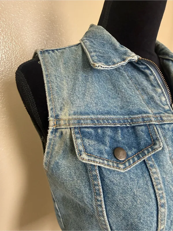 Vintage Kory Intl Blue Denim Vest Small Cropped Zip Front Y2K Grunge Made in USA - Image 4