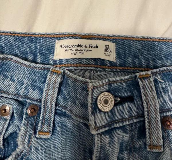 Abercrombie 90’s relaxed High-Rise Jeans - Image 3