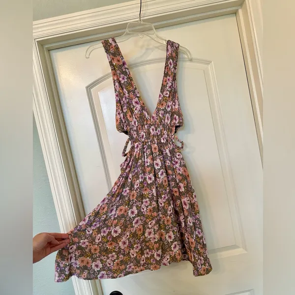 Forever21 - Floral Print Cutout Mini Dress - Brand new, never worn! - Image 5