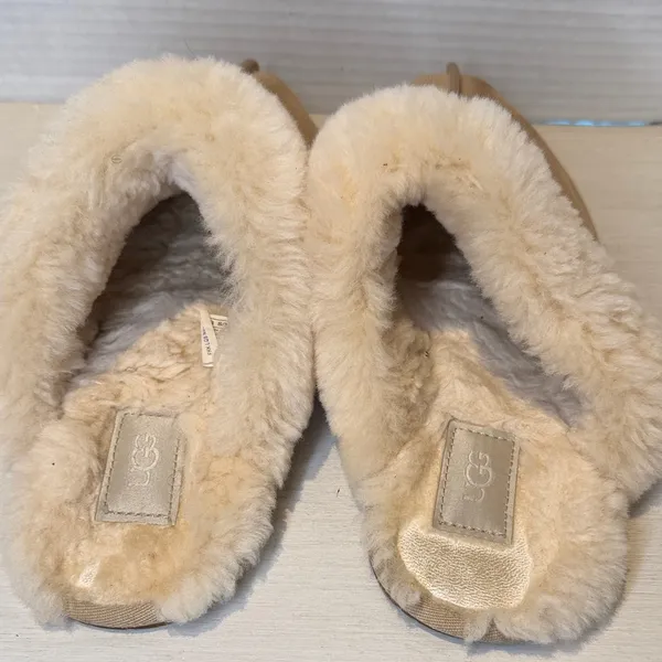 UGG Women's Scuffette Cozy Tan Slippers - Image 2