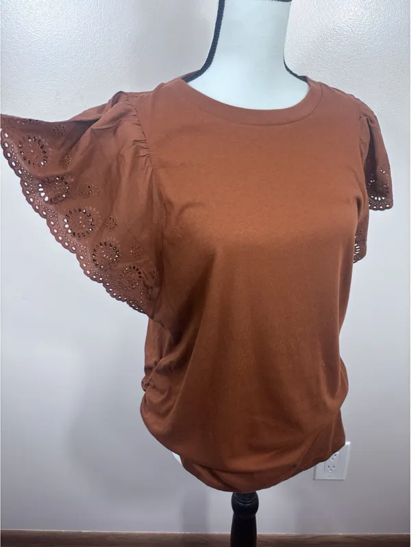 Old Navy Maternity Horse Chesty Eyelet Flutter Sleeve Knit Round Neck Tee Sz M - Image 3