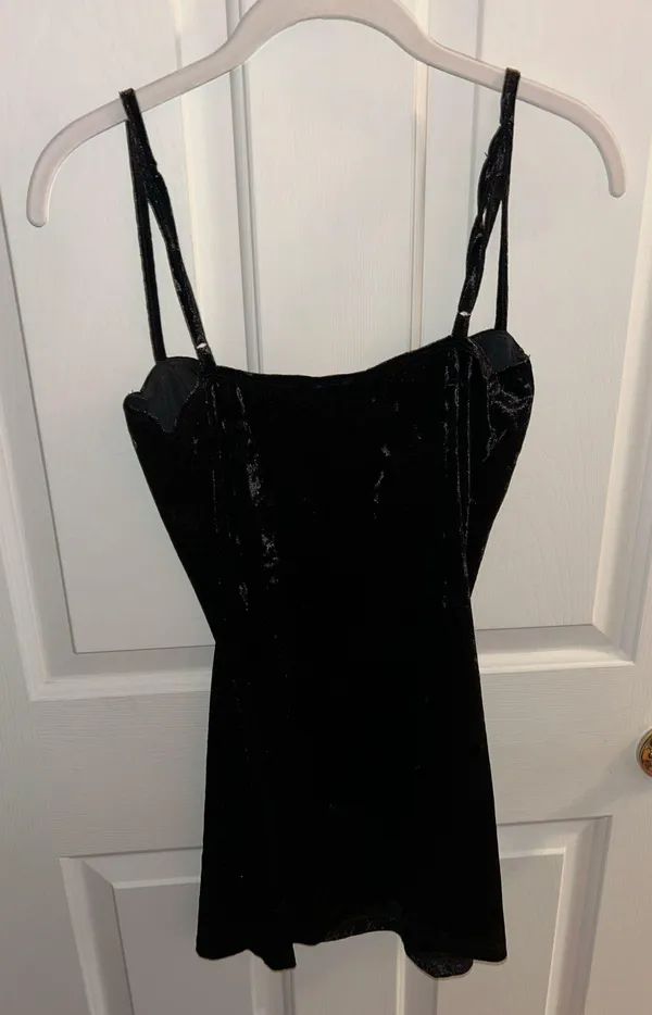 Princess Polly Black Velour Mini Dress - Image 4