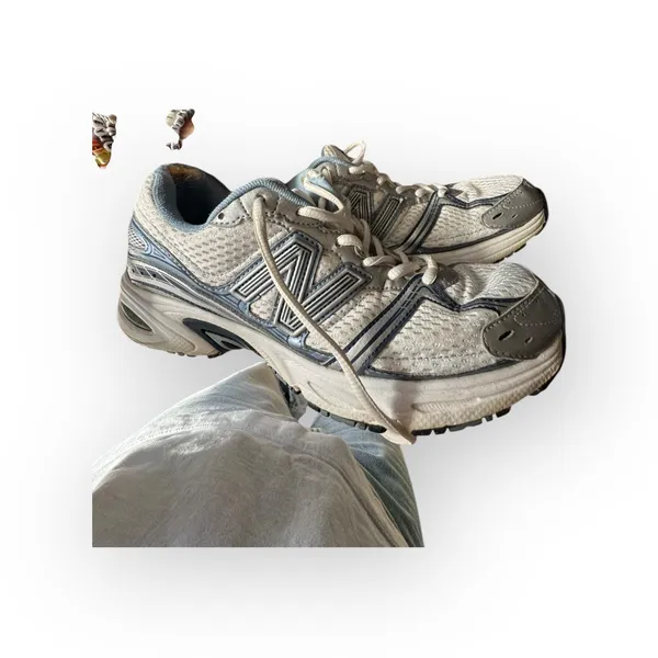 New Balance 470 White and Blue Athletic tennis Shoes - Image 2