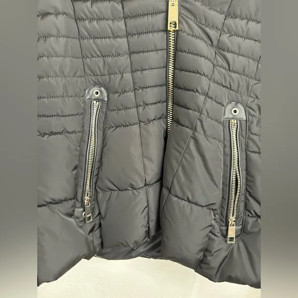 Guess Women’s Medium Black Quilted Puffer Jacket Warm Stylish Hooded Winter Coat - Image 4