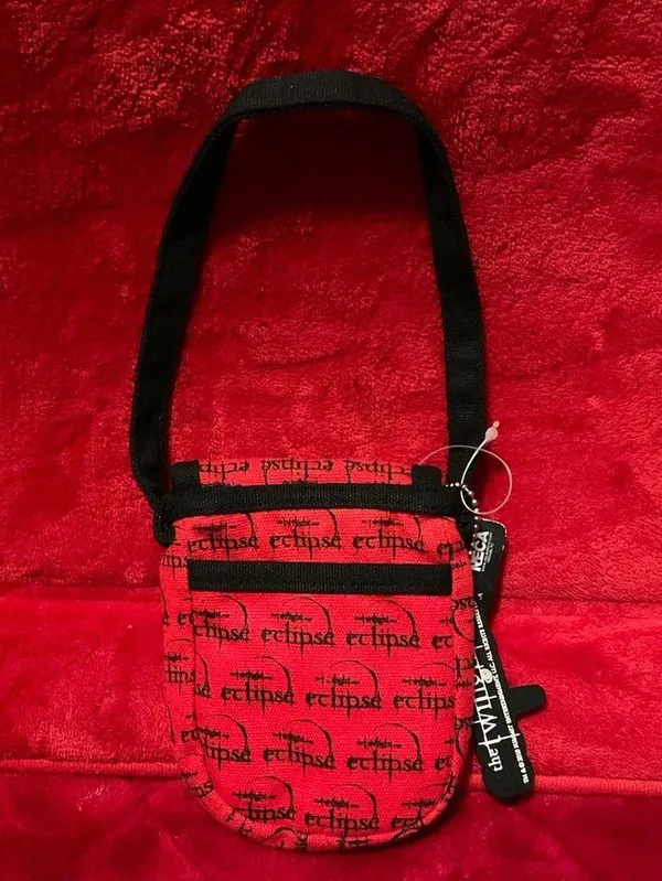 A Very Cool NWT Twilight 2010 Eclipse Red Little Pouch Bag - Image 2
