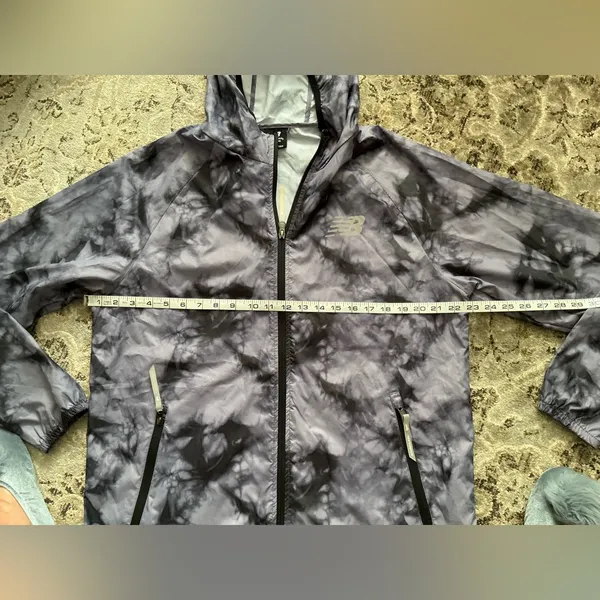Women’s NEW BALANCE windbreaker☔️ - Image 7
