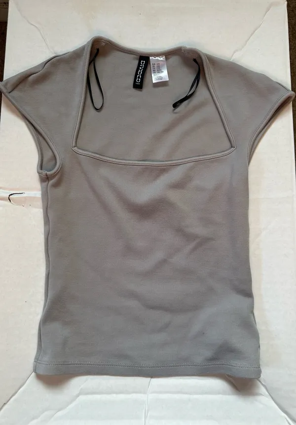 H&M Divided Top - Image 2