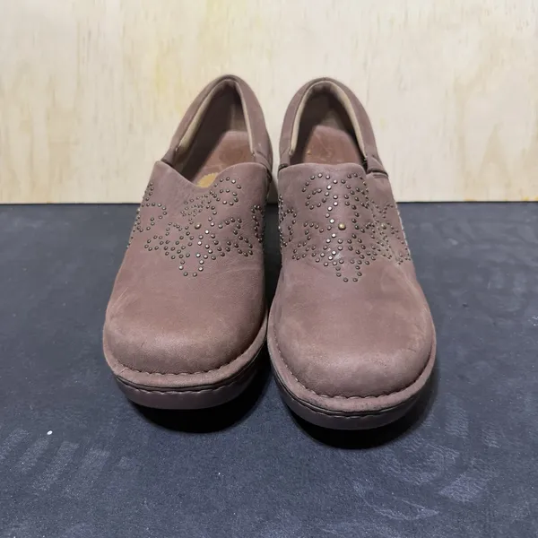 Ariat Women's‎ Strathmore brown leather clogs Size 10 Floral - Image 4
