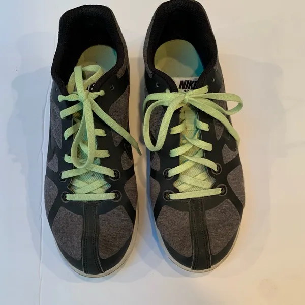 Nike Air Max S2S gray knit upper training shoe black trim and green laces Size 8 - Image 3