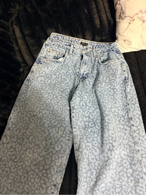 Nasty Gal Light Blue Leopard Wide-Leg Jeans - Image 2