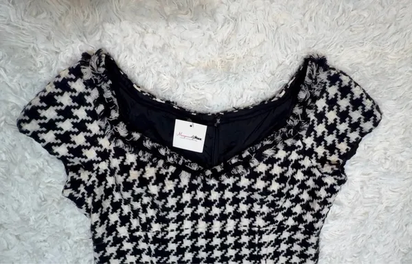 Muse~ Houndstooth Mini Dress - Black & White With Pockets. 12 (see measurement) - Image 3