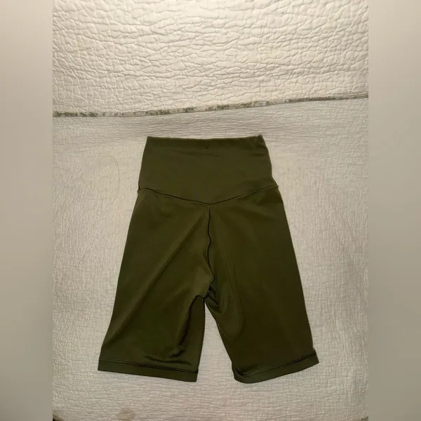 Offline by Aerie Biker Shorts Green‎ Size Small 7” NWOT - Image 4