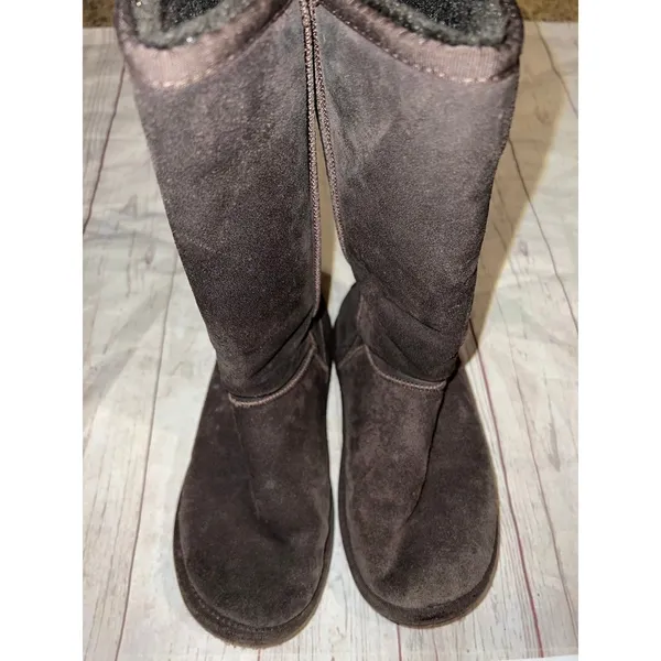 Ugg boots women’s size 7 - Image 2