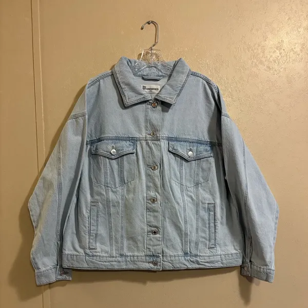 NWT women’s Denim Jacket sz L 12/14 - Image 3