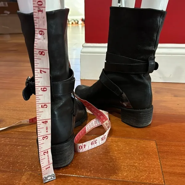Stuart Weitzman soft Leather Round Toe Buckle‎ Moto Boots Women's size 7.5 - Image 13