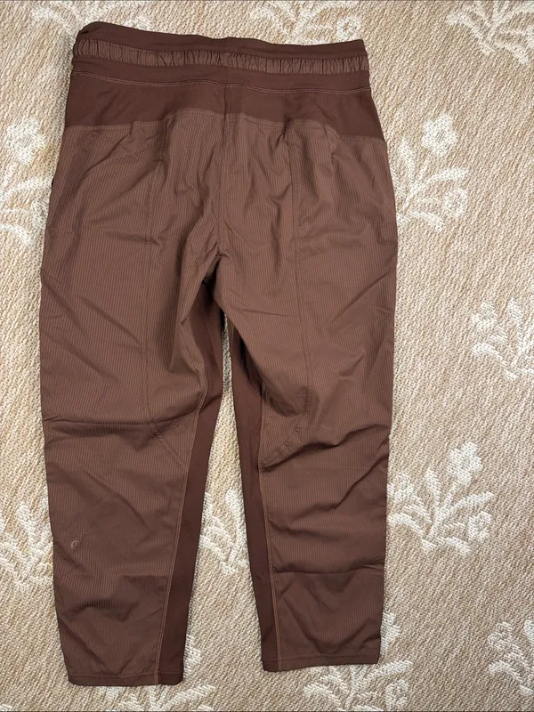 NWOT Lululemon dance studio mid rise cropped pants - Image 2