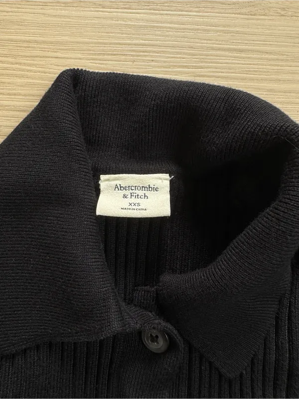 Abercrombie & Fitch Black Ribbed Button-Front Collared Cardigan - Image 2