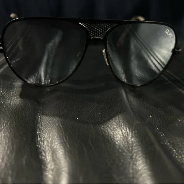 Quay Iconic 126 Black Frame Blue Lens - Image 11