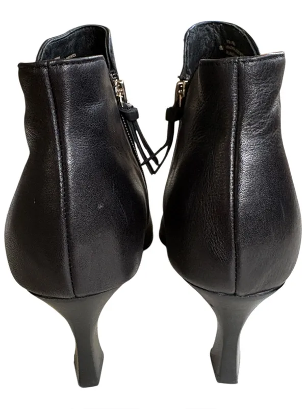 EUC Sofft Leather Heeled Ankle Boots Black Size 8 - Image 5