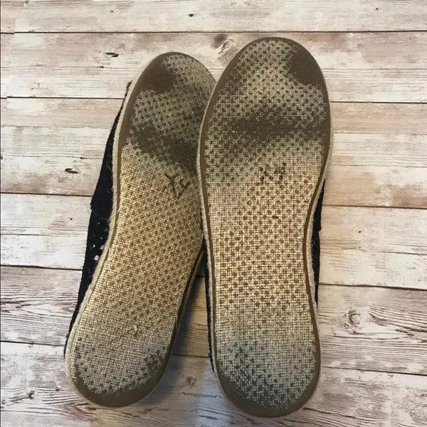 TOMS Shoes - Image 5