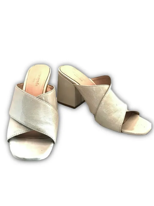 Kate Spade Beige Patent Leather Criss-Cross Vamp Slide Block Heel Shoes (6.5) - Image 3