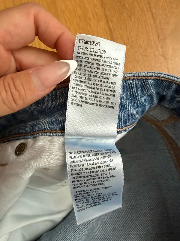 American Eagle Mom Jeans - Image 5