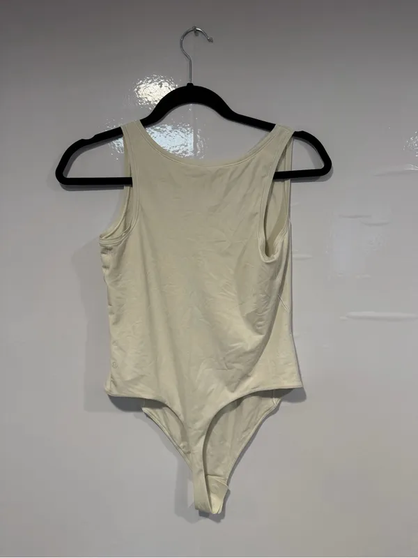 Lululemon Square Neck Wundermost Cream Tank Bodysuit - Image 4