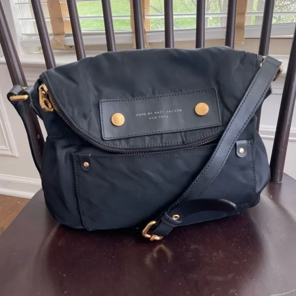Marc Jacobs Preppy Nylon Messenger Bag Black Gold $200 - Image 2