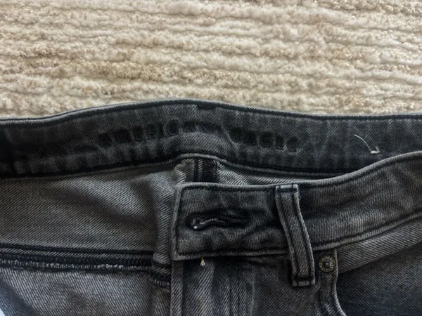 American eagle highest rise mom jeans - Image 2