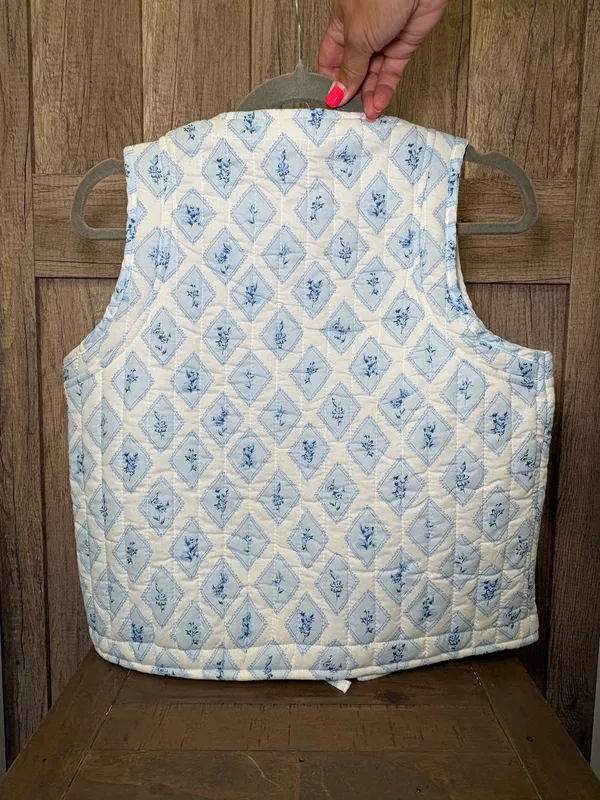 Japna Floral Quilted Diamond Tie-Front Vest - Size M 💙 - Image 2