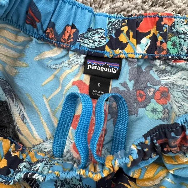 Patagonia Barely Baggies Shorts Kelp Garden Radar Blue - Image 3