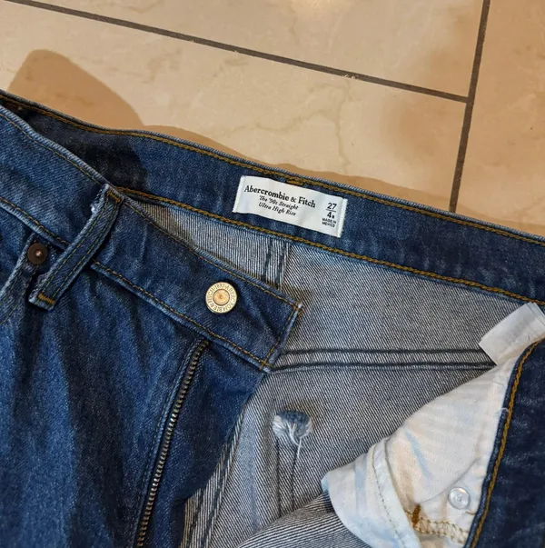 Abercrombie And Fitch Jeans - Image 2
