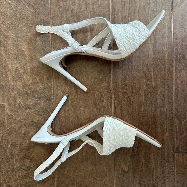 Alice + Olivia Fanniey Strappy Raffia Heeled Sandals - Image 5
