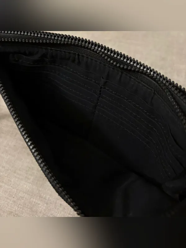 Lululemon Double Zipper Compartment Wristlet Black - Image 6