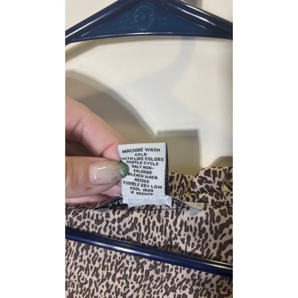 Sabrina Lauren Medium Blouse Animal Print Ruffle V-Neck Long Sleeve‎ Flowy Work - Image 9
